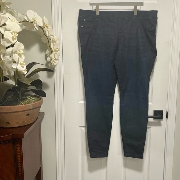 Amazon Essentials Women's Pull-On Jegging. Brand New without Tags - Picture 7 of 10